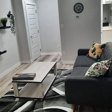 Carsonway Basement Suite 에드먼턴 외부 사진