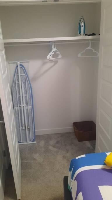 Carsonway Basement Suite 에드먼턴 외부 사진